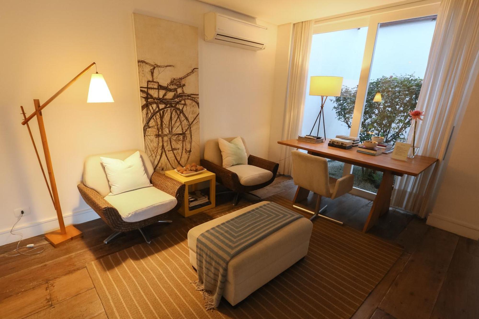 Tropical Contemporary Suites باراتي المظهر الخارجي الصورة